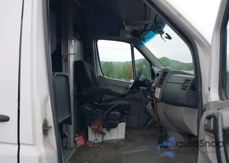 2011 Mercedes-Benz Sprinter 2500 High Roof из США, поврежденный, VIN WD3PE8CB7B5587499